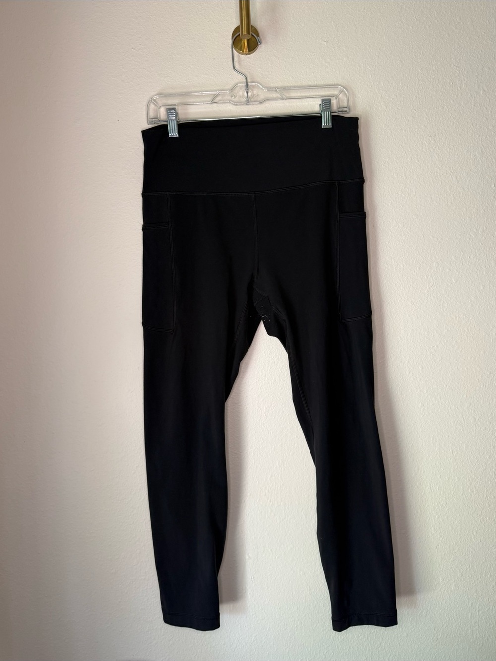 HeyNuts Black High Waisted Leggings with Pockets Women’s size XL